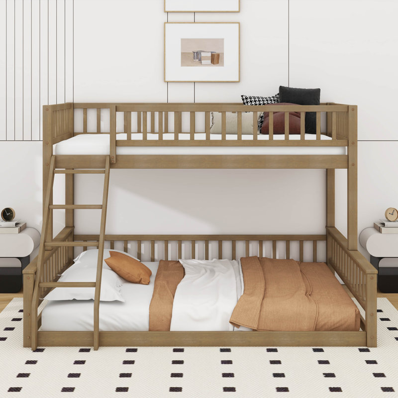 Lit simple superposé au-dessus d'un grand lit simple avec échelle, Noyer
