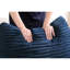 Canapé d'angle en velours côtelé bleu avec 2 coussins décoratifs, assise profonde pour un confort optimal dans votre salon, tissu doux et luxueux, ressorts fermes et stables, design ergonomique soigné, montage facile
