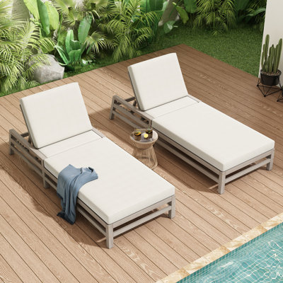 Ensemble de chaises longues d'extérieur réglables à 5 positions avec 2 coussins épais en bois massif et résistant aux intempéries
