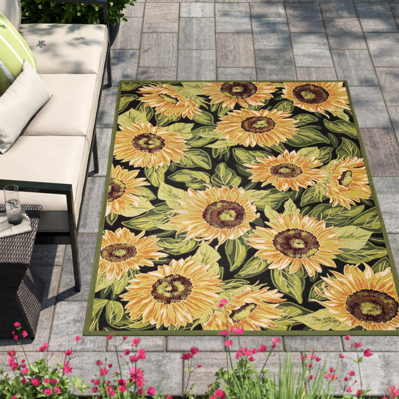 Akera Floral Power Loomed Indoor and Outdoor Performance Rug, Rectangle 4'10" x 7'6"