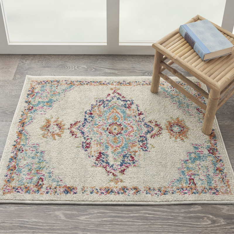 Tapis gris traditionnel Augusta, Rectangle 1 pi 10 po x 2 pi 10 po