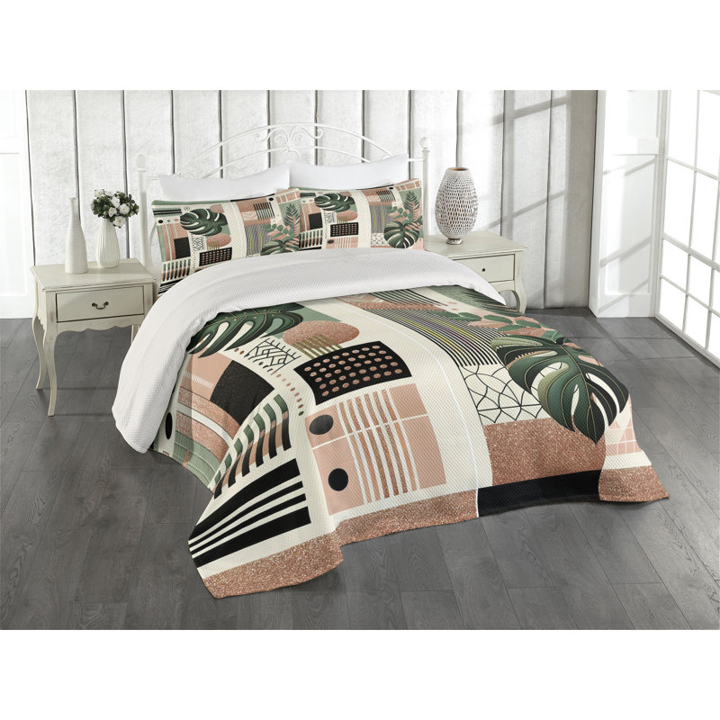 Floral Coverlet, Queen Coverlet + 2 Standard Shams