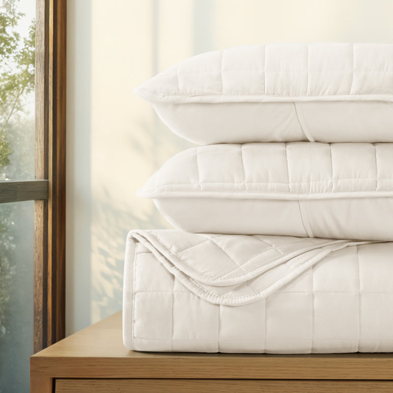Ensemble de couvre-lit matelassé en microfibre doublement brossé à motif de carré Simply Soft™, Ivoire