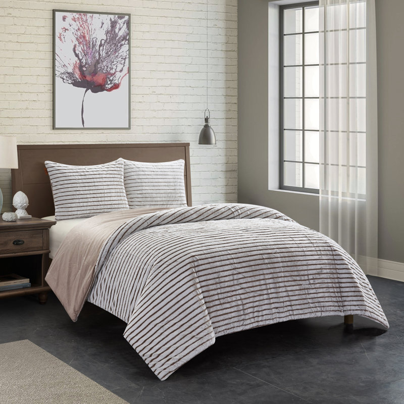 Dearfoams Striped Comforter, Queen Comforter + 2 Shams