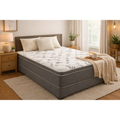 Matelas simple, 25 cm d'épaisseur, housse aérée, ressorts ensachés sur tout le périmètre. Un matelas pour un sommeil paisible et des nuits confortables.