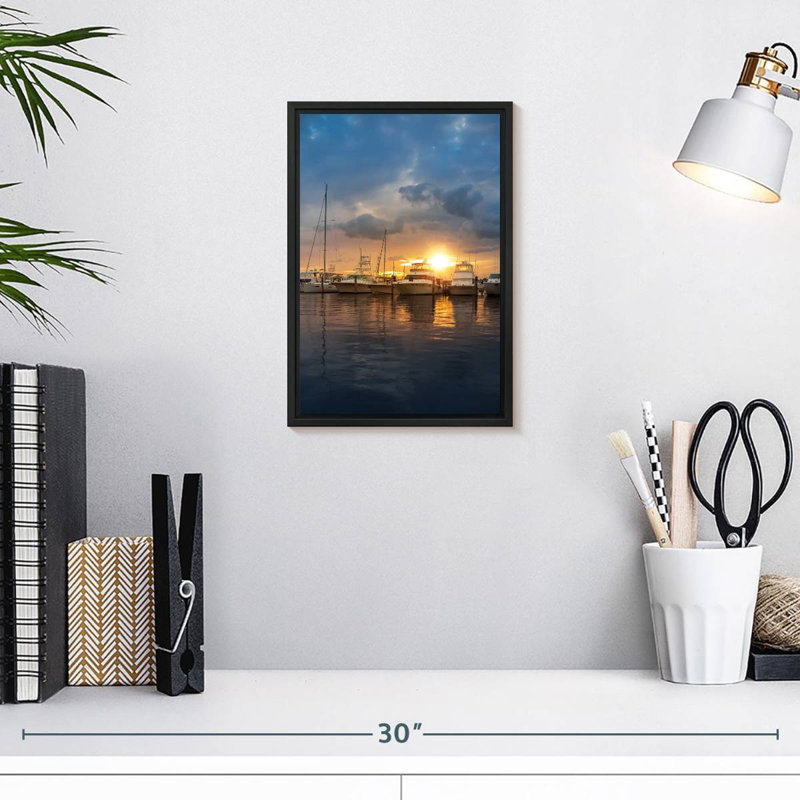 Miami Marina au coucher du soleil, 9 po x 13 po, Floating Frame Black