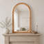 Miroir mural en bois naturel de 20 po x 30 po avec cadre en bois massif perlé et miroir rustique de style campagnard pour entrée, salle de bain et salon