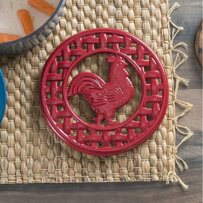 Trivet de coq en fonte August Grove, Rouge