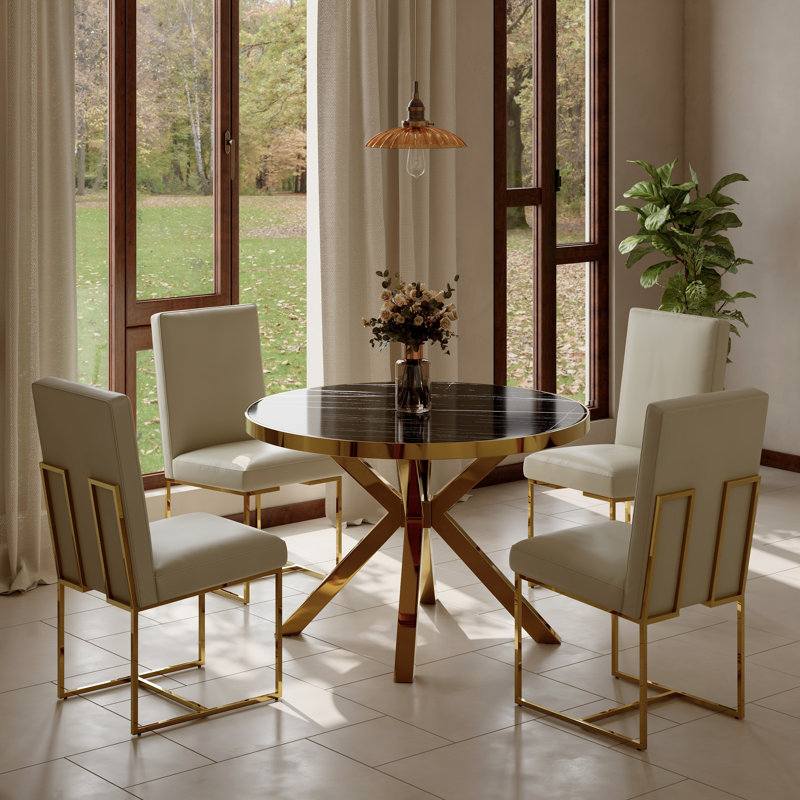 Ensemble de 4 chaises de luxe en cuir blanc avec pieds en métal doré