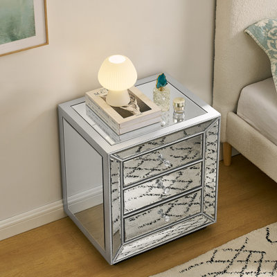 Three Drawer Cabinet With Bead Mirror Finish