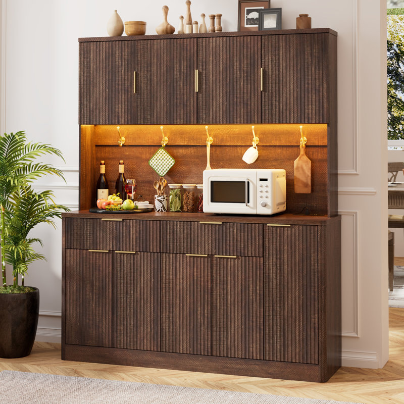 vaisselier de cuisine moderne de style ferme, de 183 cm de hauteur, avec moulures cannelées et prise électrique., Walnut
