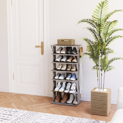 Tour à chaussures à 7 niveaux avec crochets, gris rustique, 12 à 14 paires de chaussures, peu encombrant, porte-chaussures à montage rapide et facile, crochets à clés,