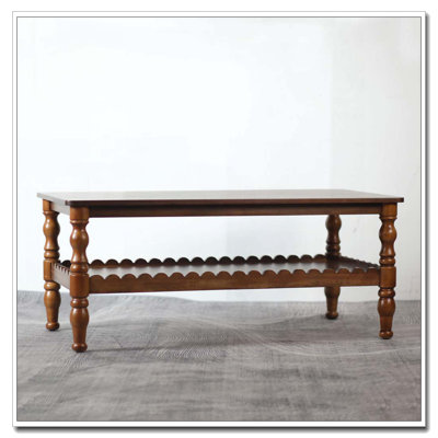 Table basse rectangulaire en bois massif avec tablette de rangement