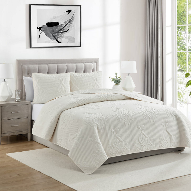 Square 3-Piece Solid Pinsonic Textured Quilt Set, Full / Queen Quilt + 2 Standard Shams, Ivory Damask