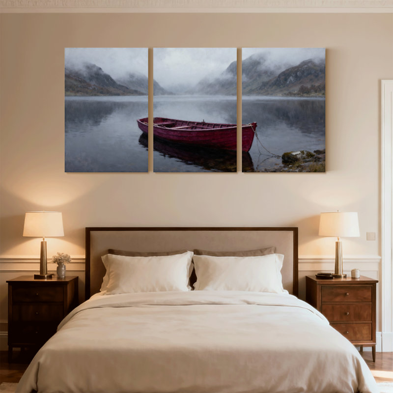 Nautique et plage, bateau rouge sur un lac calme avec montagnes brumeuses, ensemble de 3 impressions sur toile