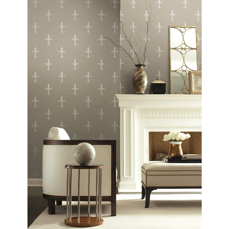 Fleur De Lis 27'27" Smooth Wallpaper Roll, Glint/Cream