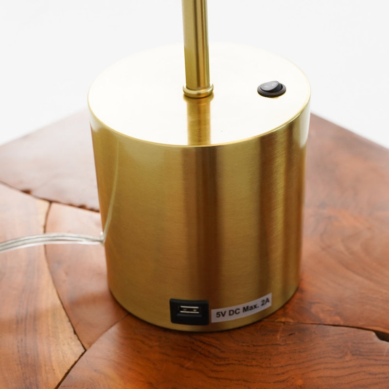 Petite lampe de table / lampe de bureau en métal Ethereal Modern