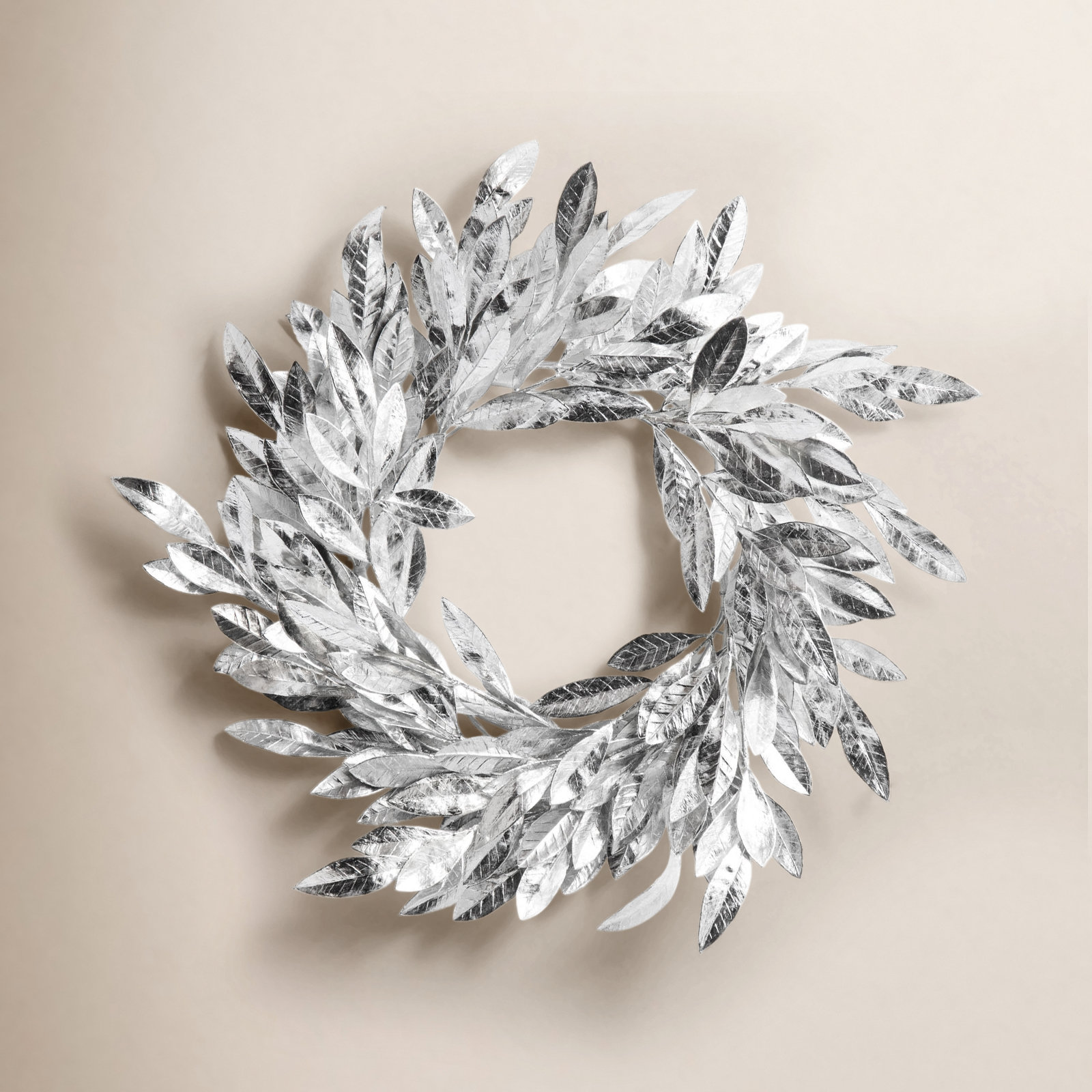 24'' Handcrafted Polyethylene Plastic Wreath