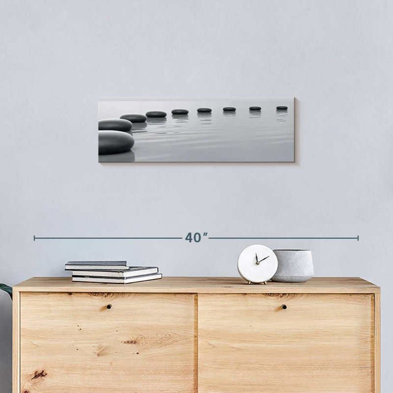 Sur toile, H 24 po x l 8 po x P 1 po