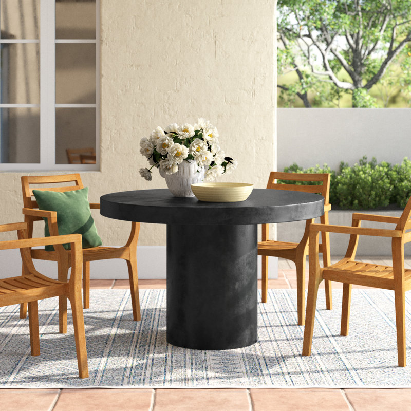 Tommen Cassius Concrete Dining Table