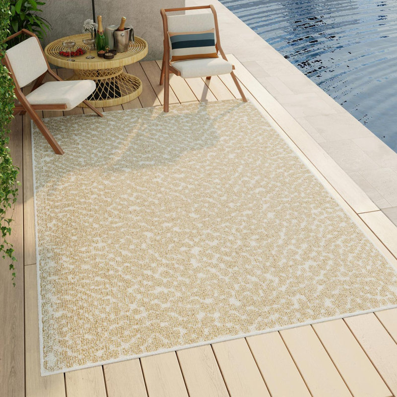 Gurjot Indoor/Outdoor Area Rug, Rectangle 4'1" x 6'1"