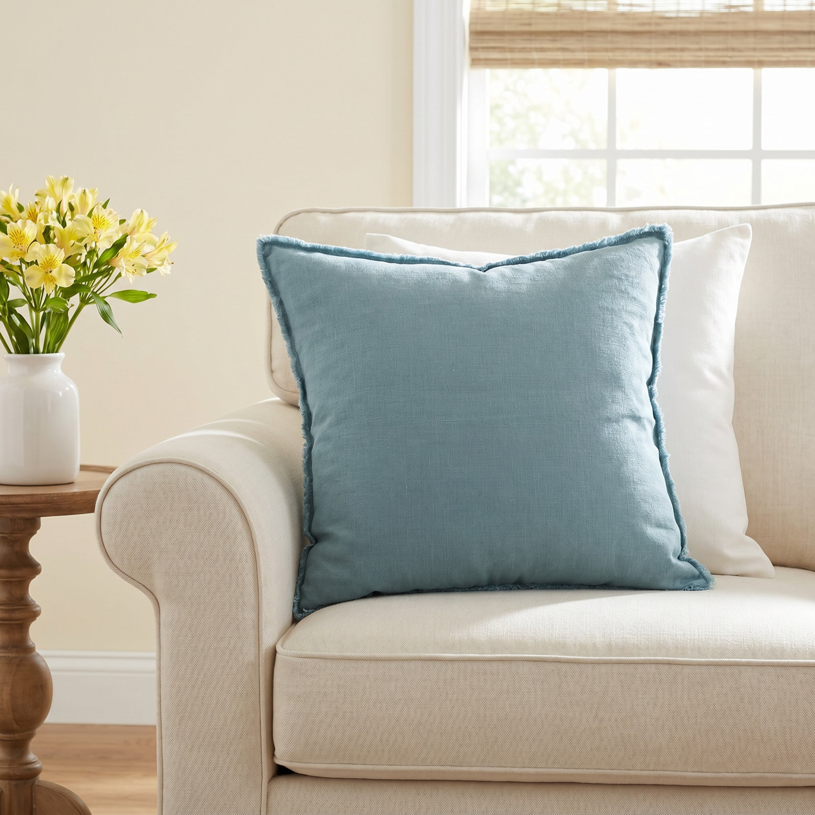 Filia 20" x 20" Linen Throw Pillow, Sea Green