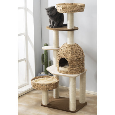 Structure d'escalade simple en bois