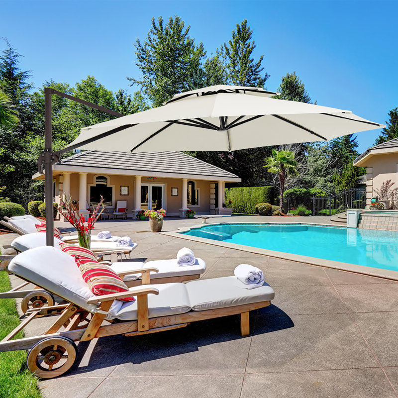 Parasol en porte-à-faux Pulk, Blanc cassé / blanc, L 120 po x P 120 po