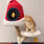 Arbre à chat Santa Hat avec poteaux à griffer pour chats d'intérieur, cadeau de Noël pour les propriétaires de chats
