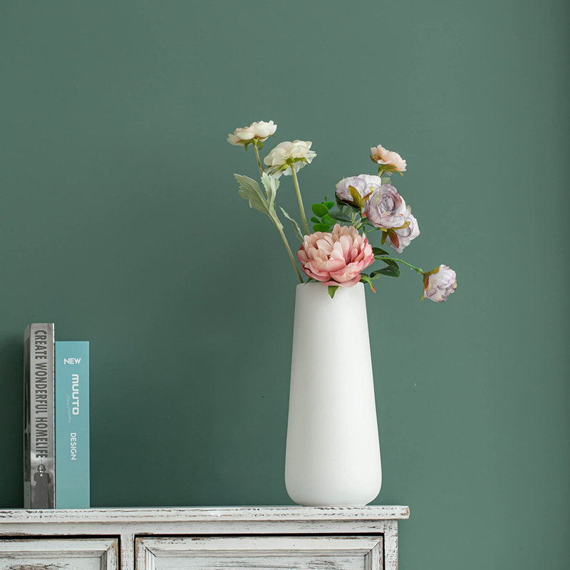 Ceramic / Porcelain Table Vase, White