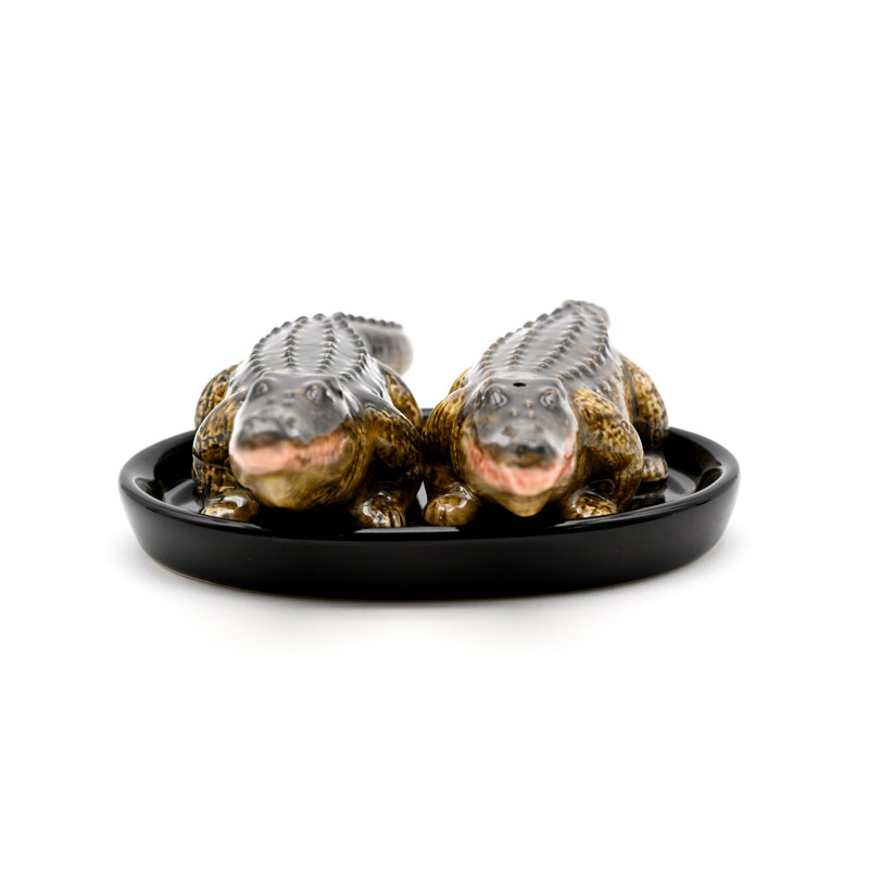 Salière et poivrière en alligator et plateau en céramique noire