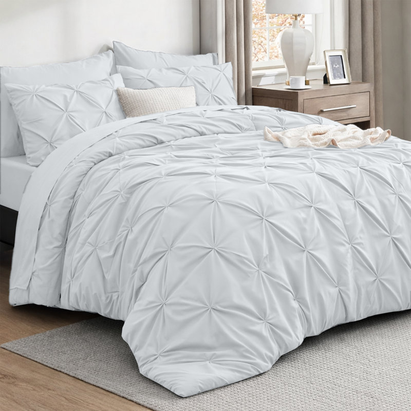 Microfiber Pintuck Duvet Cover Set – 2 Pillowcases, King Duvet Cover + 2 Standard Pillowcases, White