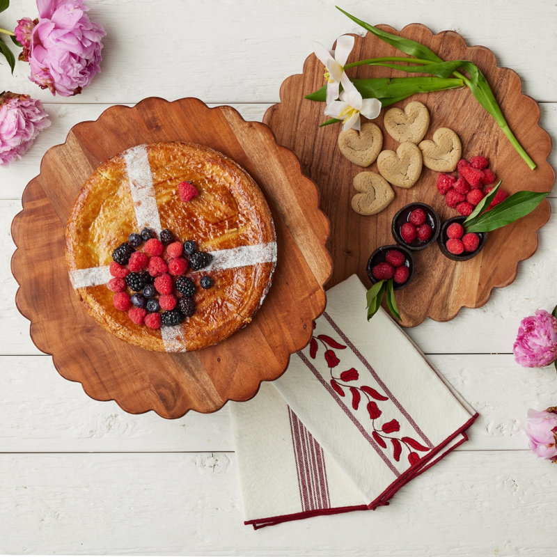 Natural Scalloped Cake Stand