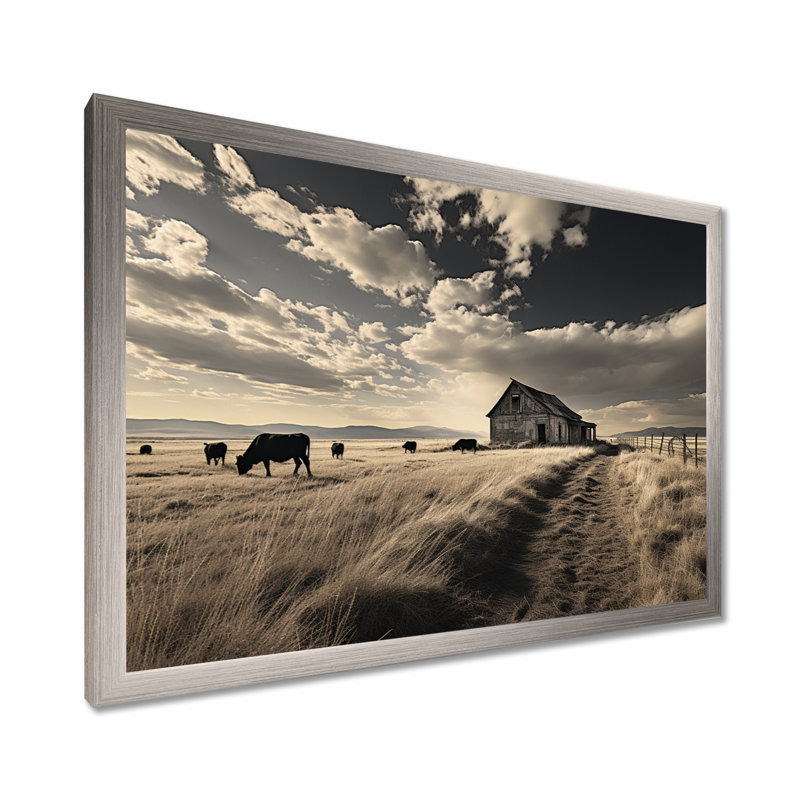 Bétail «Silent Horizon III» - Art mural de bovin pour le salon, H 16 po x l 32 po x P 1 po, Cadre photo argenté