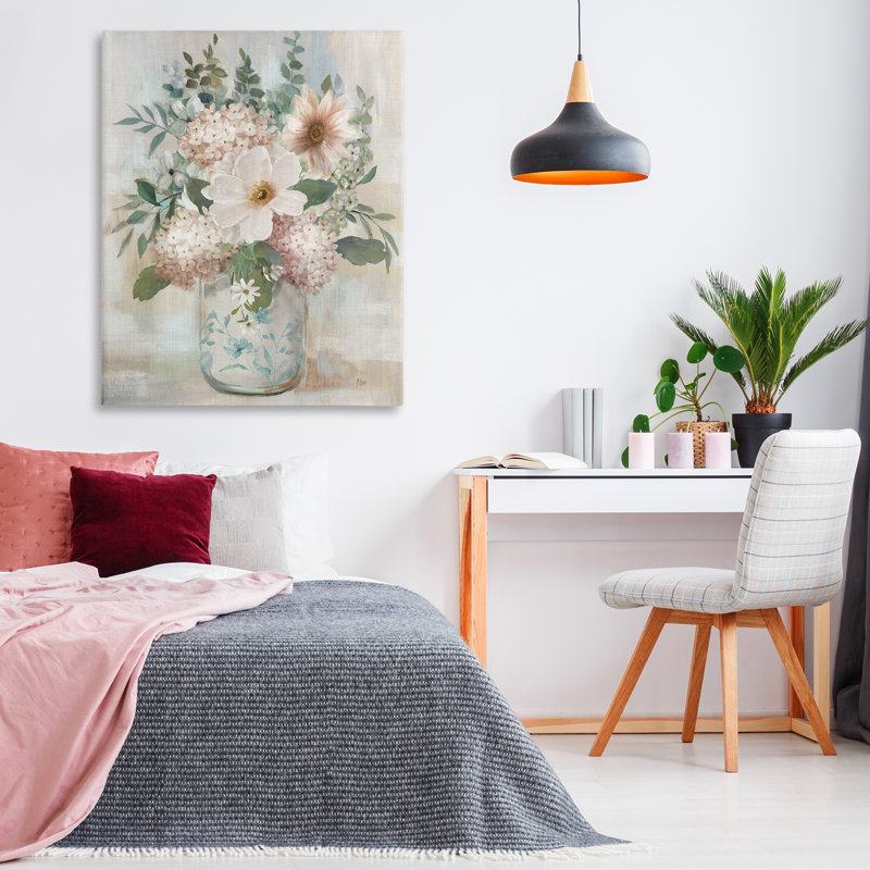 Art mural sur toile Mixed Cottage Flowers, design par Nan, H 48 po x l 36 po