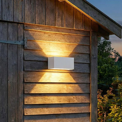 Outdoor Integrated LED Adjustable Beam Up & Down Wall Light