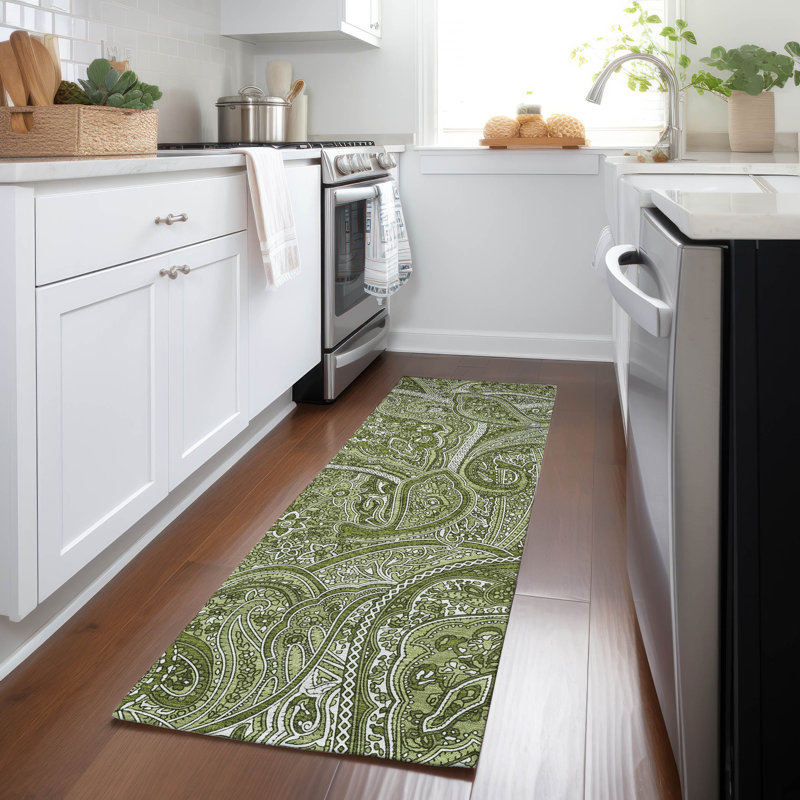 Washable Paisley Indoor / Outdoor Rug, Runner 2'3" x 7'6"