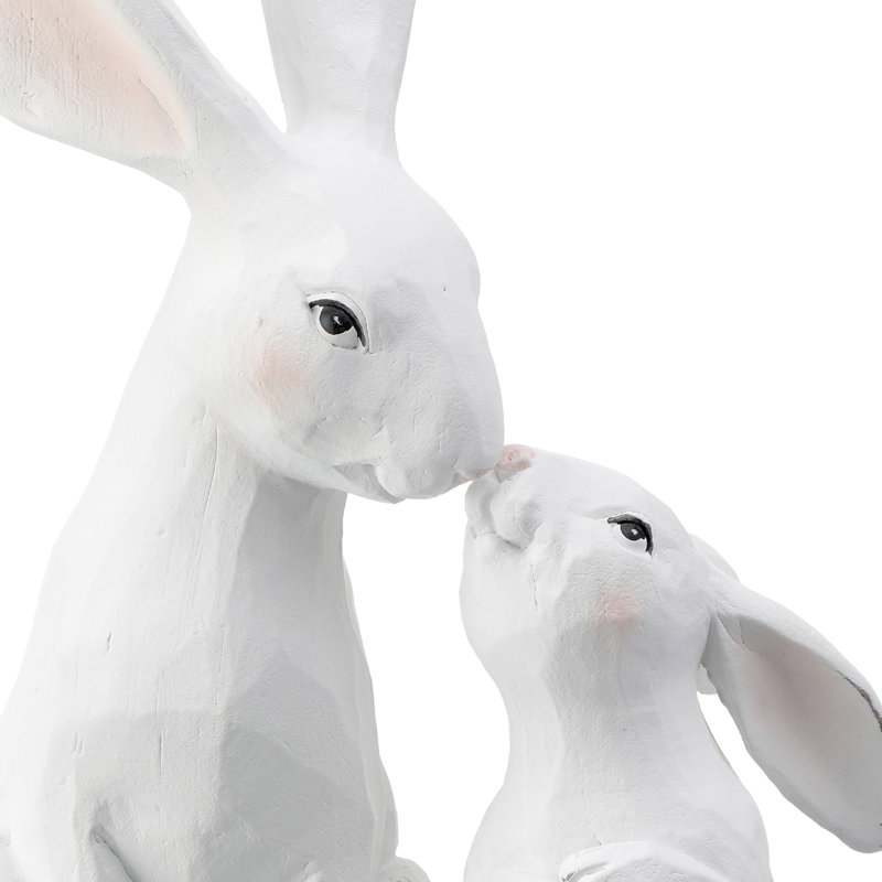 Algoma Lapin embrassant un bébé