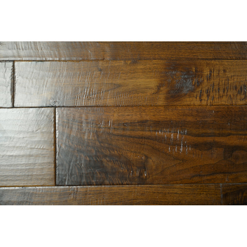 Plancher de bois franc d'ingénierie noyer de 5/9 po d'épaisseur x largeur aléatoire x longueur variable, Manitoba