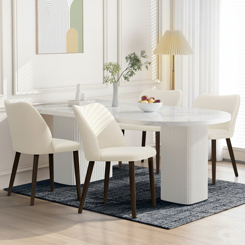Chaise rembourrée en bois massif Orena, Beige