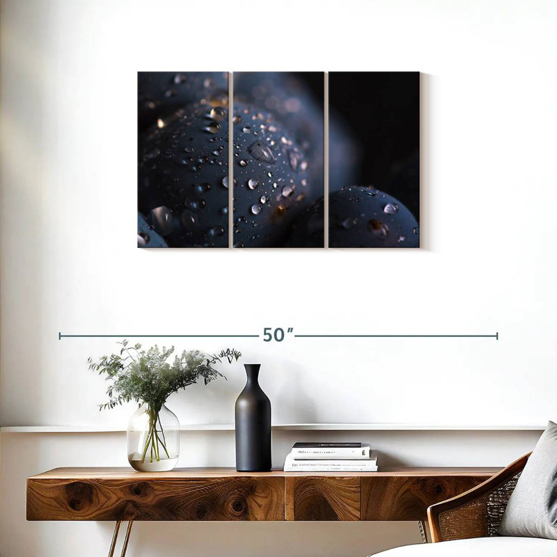 Yarlin Grape, 20" H x 33" W