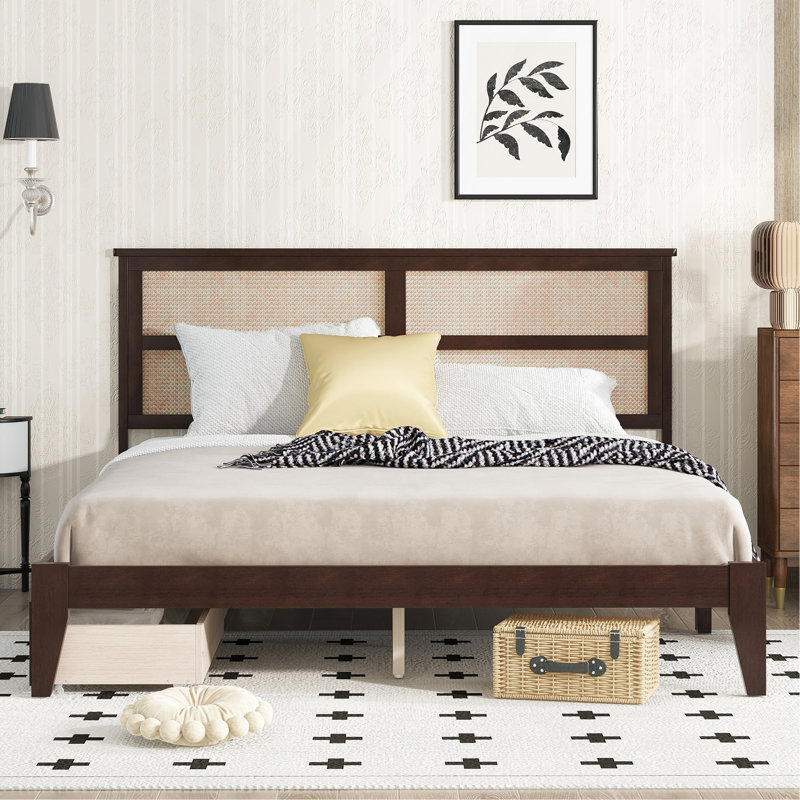 Structure de lit très grand en rotin, lit plateforme en bois d'hévéa avec tête de lit en rotin, 2 tiroirs de rangement sous le lit, lattes de soutien renforcées et pieds robustes, espresso