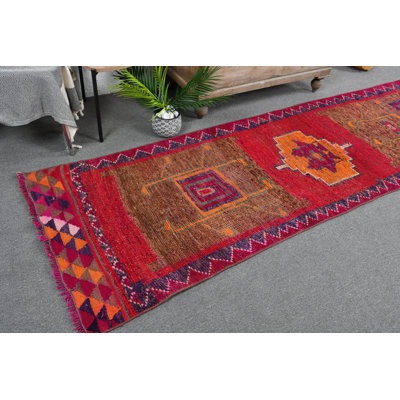 Tapis de couloir turc rétro vintage dans des tons de terre riches pour décor de couloir et de salon brun / rose