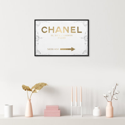 «Fashion and Glam Couture Road Sign», impression sur toile tendue rococo