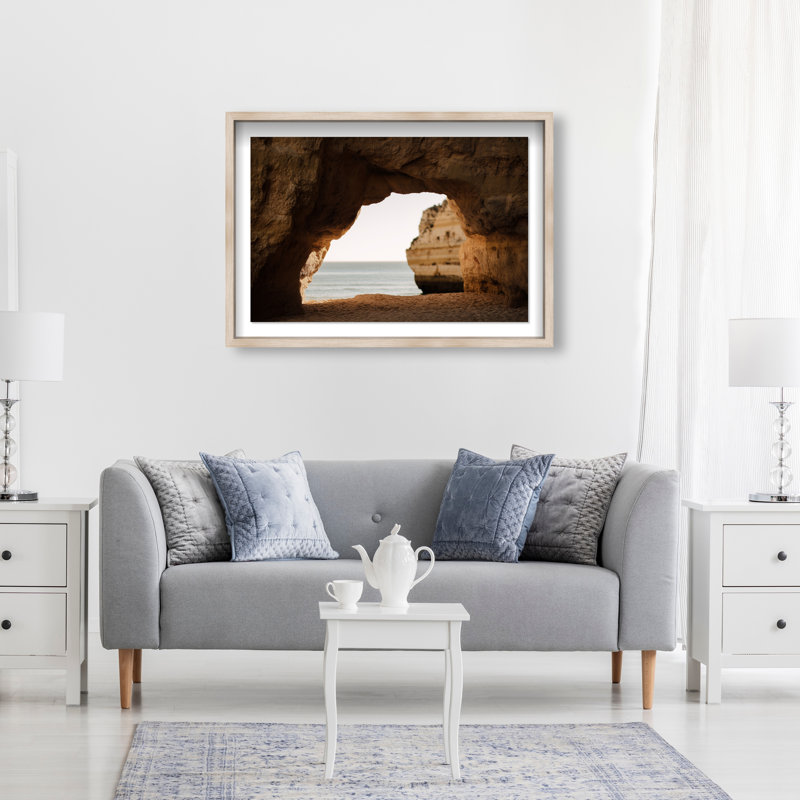 Portail côtier II, impression de paysage et de nature encadrées par Oliver Gal, H 21,5 po x l 31,5 po, Cadre blond