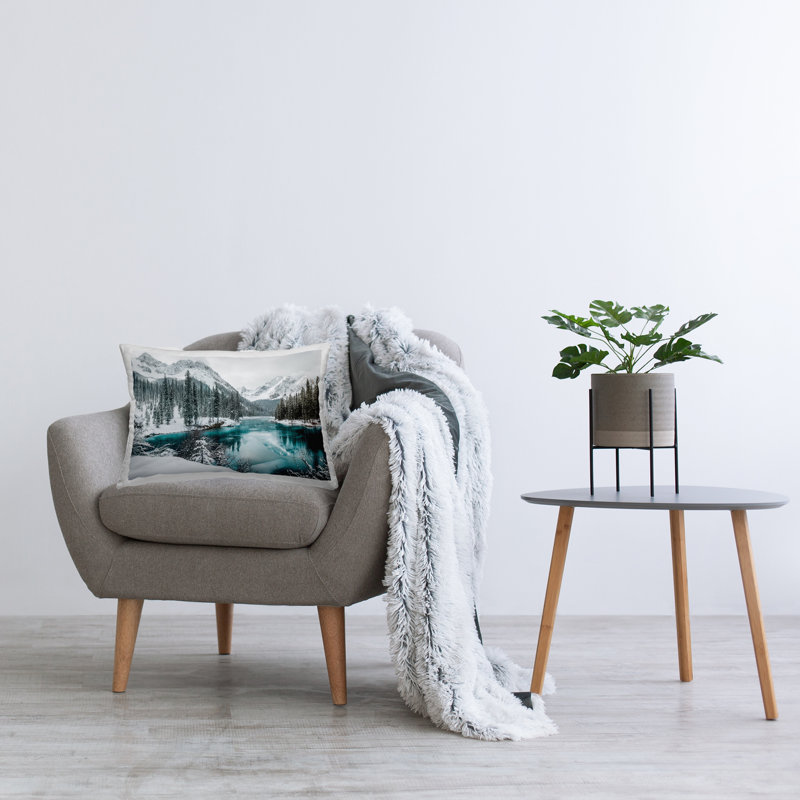 Coussin décoratif abstrait Abstract Wippling Waves, design par Lera