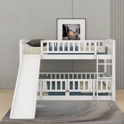 Lit superposé simple au-dessus de simple avec clôture, échelle et glissoire pour enfants adolescents