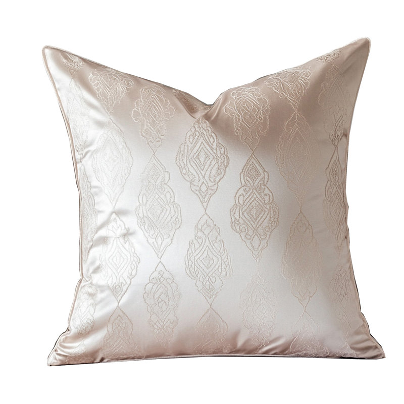 Oreiller floral brodé classique