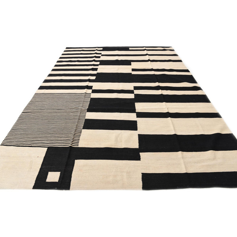 Noor Black and White Rug