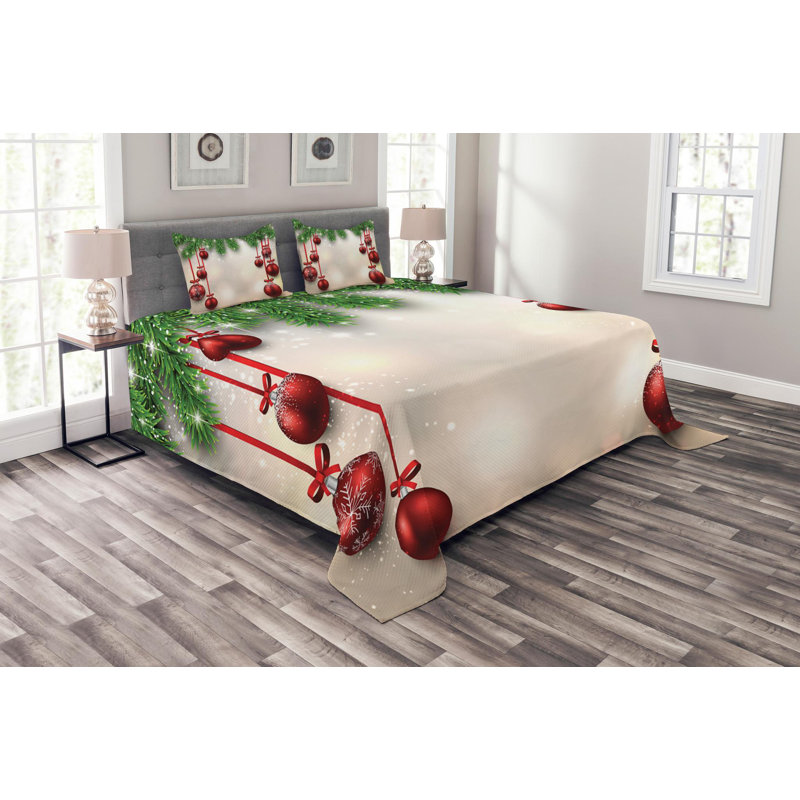 Traditional Polyester Floral Coverlet, King Coverlet + 2 Shams
